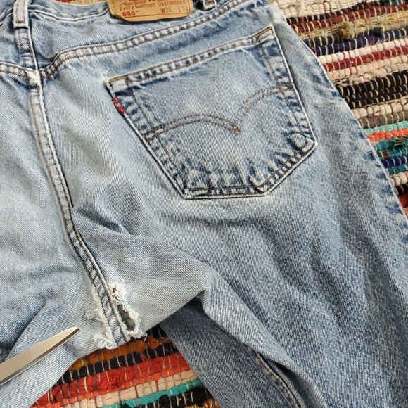 34x32 men's vtg 90s Levi's 560 Loose Fit Jeans distressed holes tears g121 brg - Picture 9 of 10